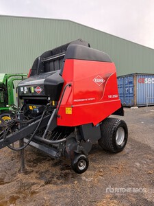 2013 Kuhn VB2190 梱包機