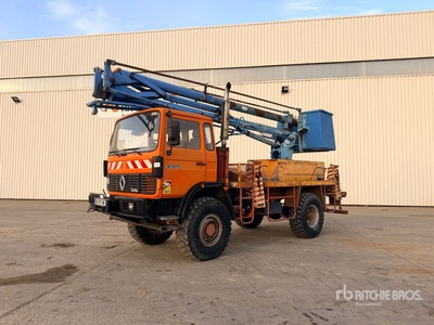 1991 EGI ETT14 12 m on 1991 Renault 110-150 4x4 Camion Nacelle Bucket Truck