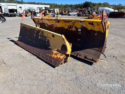 Cote OH4000 12 ft Hydraulic Reversing Schneepflug - Fits Truck
