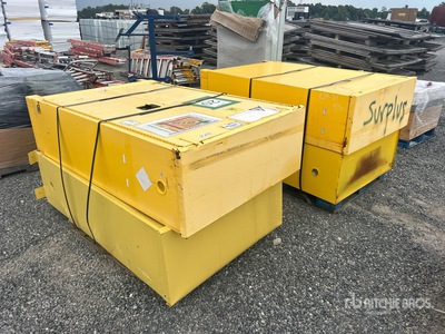 Quantity of (4) Flammable Storage Cabinets Varios, tienda, almacen, consumidor