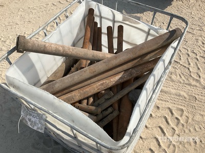 Quantity of Excavator pins Divers - Industriel