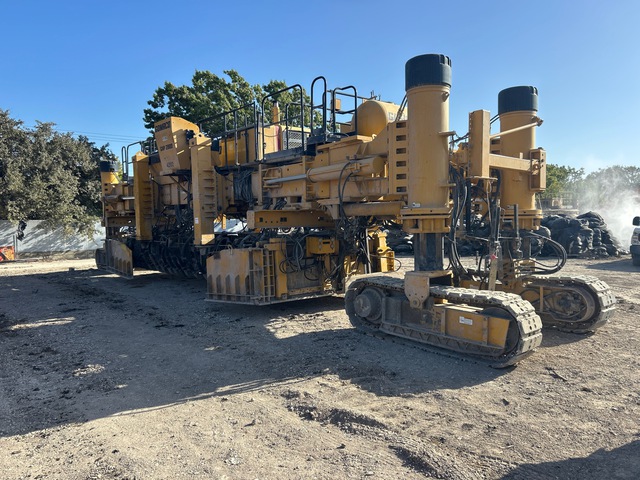 2016 Gomaco GHP-2800 Concrete Paver