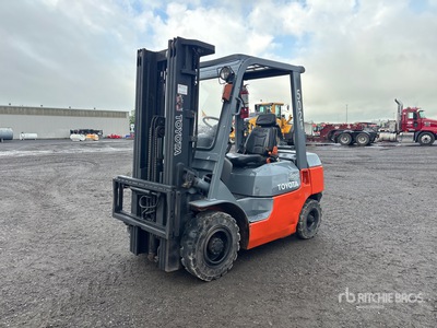 2003 Toyota 7FGU25 3750 lb Carretilla Elevadora