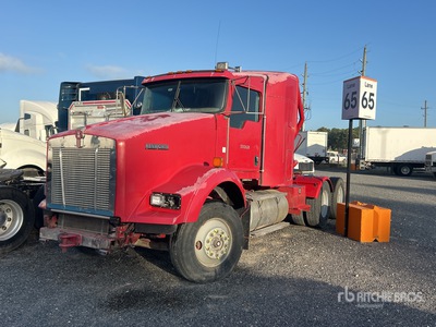2013 Kenworth T800 6x4 Cabeza Tractora Cabina Dormitorio (Inoperable)