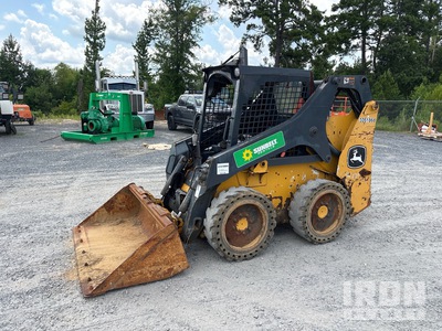 2021 John Deere 318G Two-Speed Minicargadora