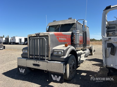 2020 Western Star 4900SF 4x2 Sleeper Cab and Chassis