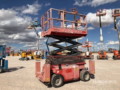 2007 Genie GS-2668 4x4 Diesel Scissor Lift