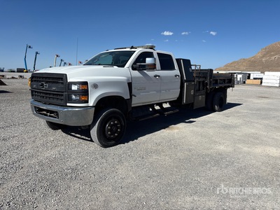 2019 Chevrolet Silverado 5500HD 4x4 Crew Cab Flatbed Truck