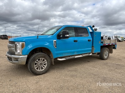 2019 Ford F-250 XLT 4x4 Crew Cab Flatbed Truck