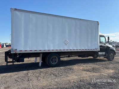 2017 Hino 268 4x2 Camion fourgon