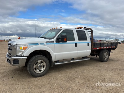 2015 Ford F-350 XLT 4x4 Crew Cab Flatbed Truck