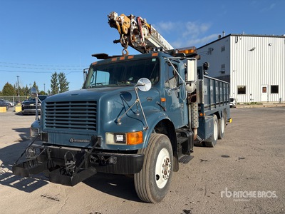 2003 Telelect COMMANDER C4047 on 2002 International 4900 6x4 Digger Derrick Truck