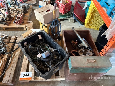 Tethered Float Switch, Battery Charger & Quantity of Automotive Parts Varios, herramientas manuales