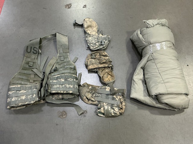(82) General Purpose Canteen Pouches, (5) Sleeping Bags & Assorted Items (82) General Purpose Canteen Pouches, (5) Sleeping Bags & Assorted Items