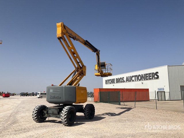 Articulating Boom Lifts