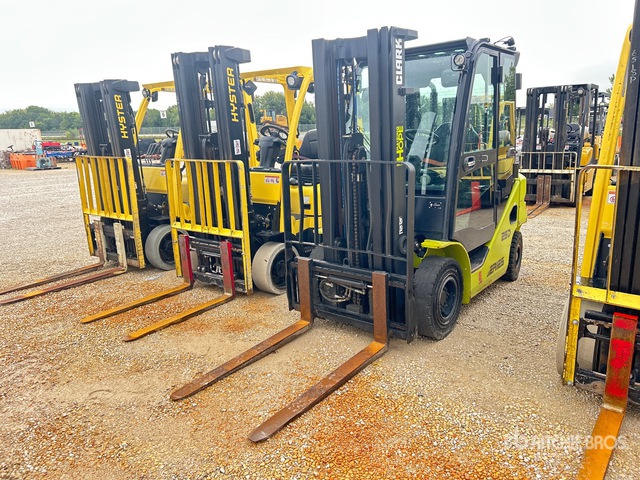 2022 Clark S25D 5000 lb Pneumatic Tire Forklift