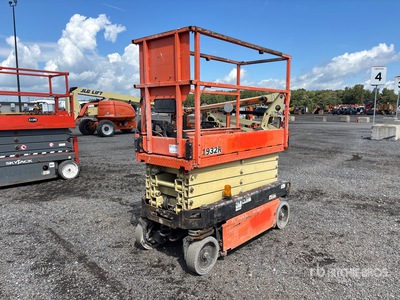 2017 JLG 1932R Electric Scissor Lift