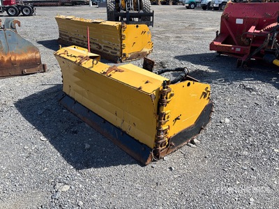 Metal Pless 140 in Schneeschieber mit Kompaktlader