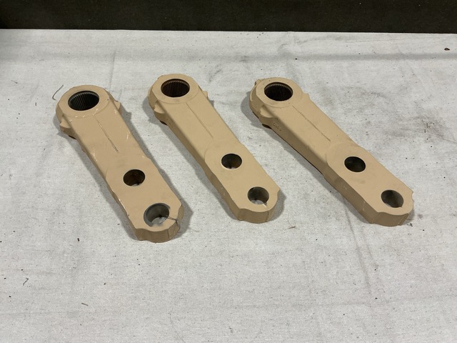 (26) Oshkosh 3310447 Steering Pitman Arms
