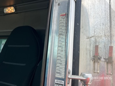 2015 Kenworth T800 8x4 Tri/A Dump Truck