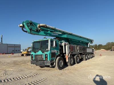 2007 Schwing S58 58 m on 2007 Mack Terrapro 14x6 Tri-Steer Camion pompe à béton