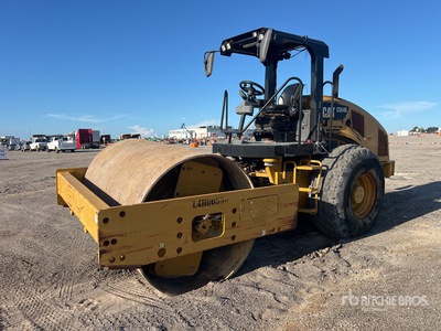 2015 Cat CS54B Compacteur à tambour lisse