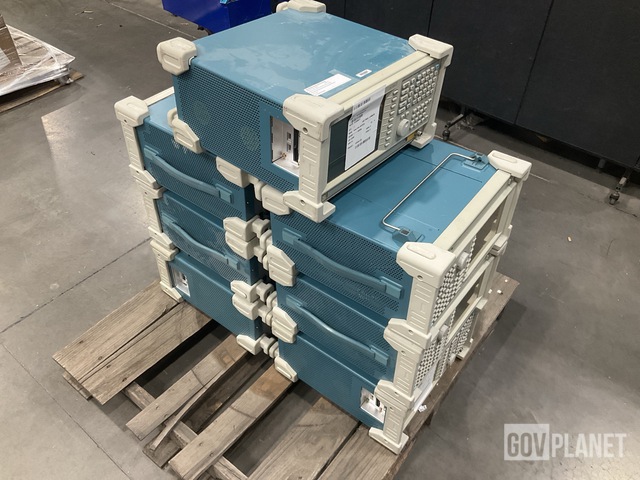 (7) TekTronix RSA3308A Real-Time Spectrum Analyzers