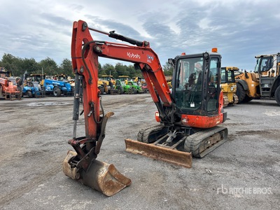2015 Kubota KX040-4 حفارة صغيرة