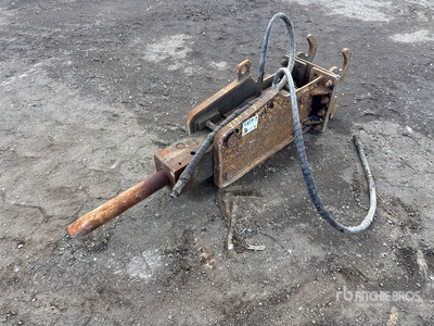 Huskie 750 Q/C Hydraulic Breaker - Fits Kubota KX040-4G