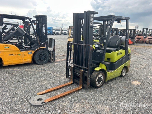 2005 Clark C25L 4500 lb Cushion Tire Forklift