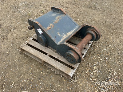 WBM 21 in Pin-on Coupler Mounting Bracket