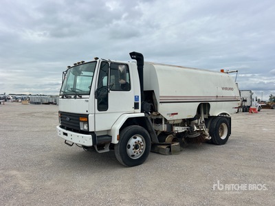 1995 Elgin Whirlwind Series L on 1996 Ford CF7000 Camion barredora