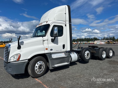 2020 Freightliner Cascadia 125 8x4 Cabeza Tractora Cabina Corta