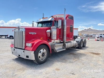 2006 Kenworth W900 6x4 T/A Sleeper Truck Tractor