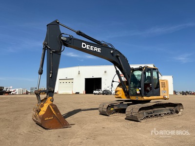 2013 John Deere 225D LC Pelle Hydraulique sur Chenilles