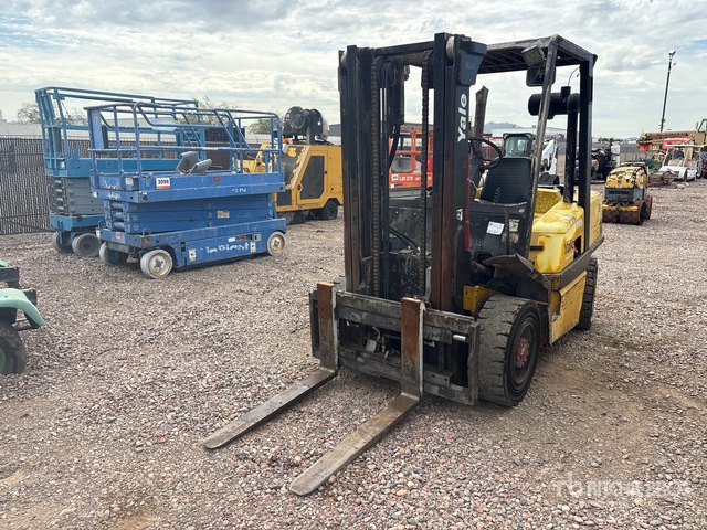 2000 Yale GDP080LJNPBV085 Pneumatic Tire Forklift