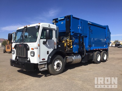 2025 Peterbilt 520 6x4 Waste Collection Truck