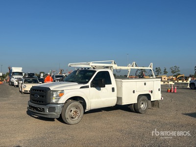 2015 Ford F-350 XL 4x2 ユーティリティトラック