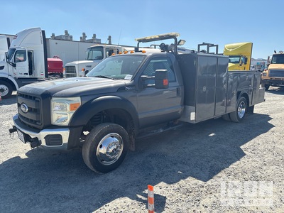 2011 Ford F550XL SUPER DUTY Camion de servicios (Inoperable)