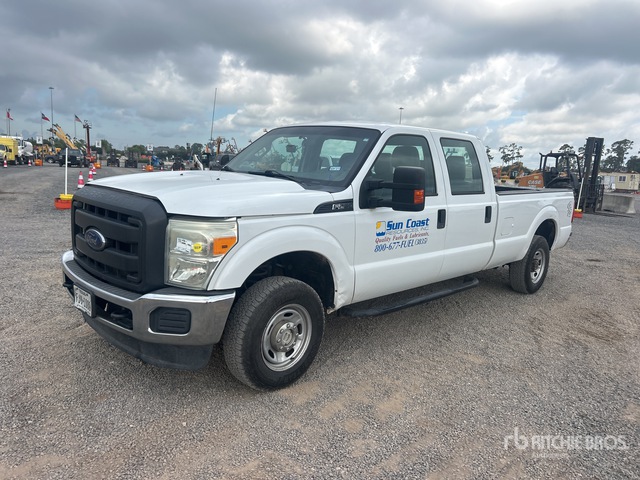 2015 Ford F-250 XL 4x4 Crew Cab Pickup