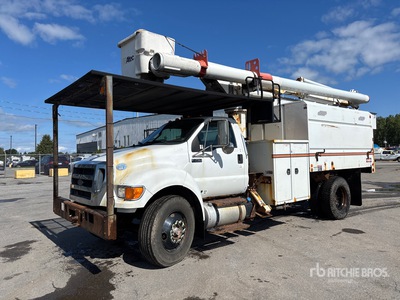 2014 Altec LR756 56 ft on 2013 Ford F-750 XL 4x2 Forestry Chipper Body Bucket Truck