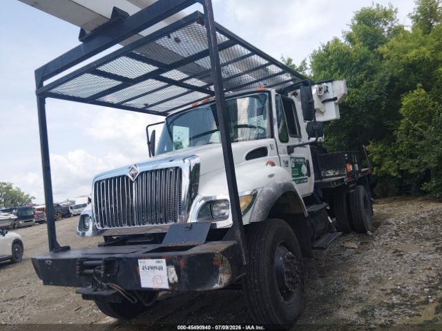 2005 International 7400 Boom Truck 2005 International 7400 Boom Truck