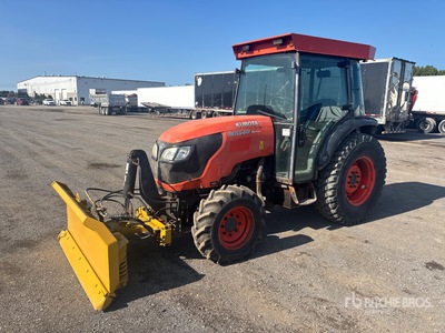 Kubota M8540 4WD Tractor