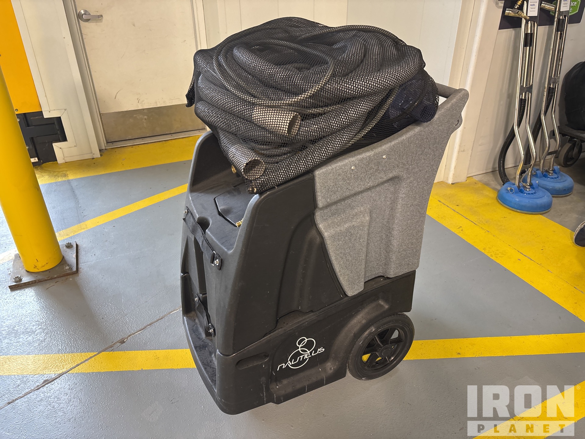 Nautilus MX3-1200M Carpet Extractor