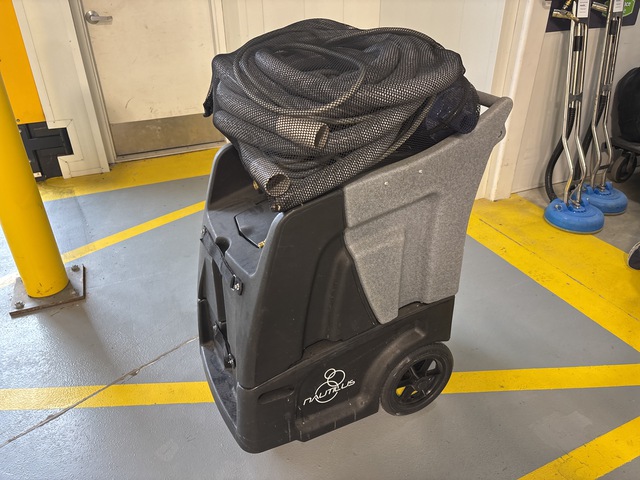 Nautilus MX3-1200M Walk-Behind Electric Carpet Extractor