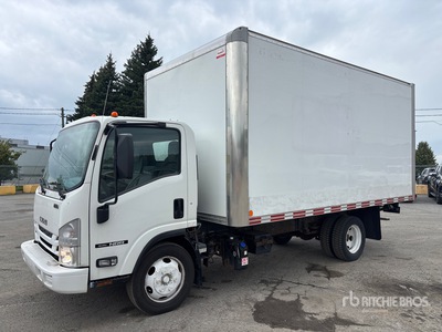 2020 Isuzu NRR 4x2 شاحنة فان
