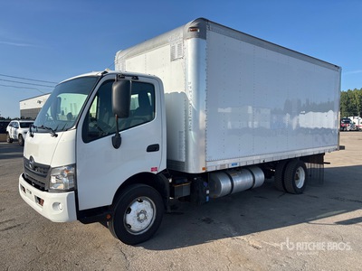 2018 Hino 195 4x2 شاحنة فان