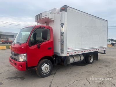 2019 Hino 195 4x2 شاحنة مبردة