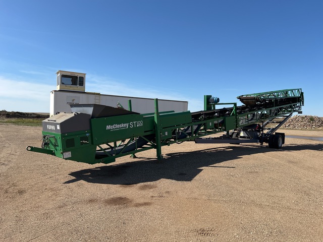 2023 McCloskey ST100E 36 in x 100 ft Portable Radial Stacking Conveyor