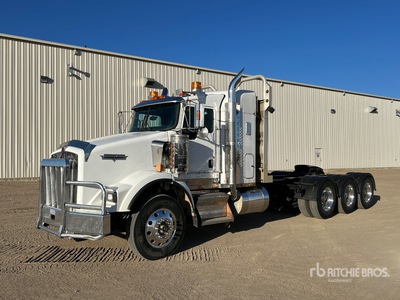 2007 Kenworth T800 8x6 Logging Tri/A Sleeper Truck Tractor